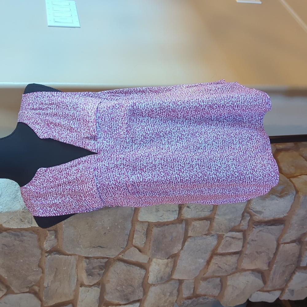 Lightweight sleeveless blouse